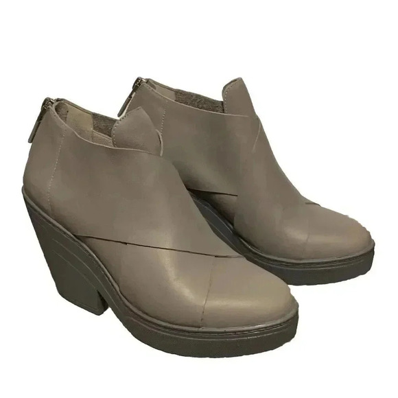 Eileen Fisher Women’s Graphite Gray Oiled Leather‎ Cosmo Wrap Heel Size 5.5 New - Picture 1 of 7